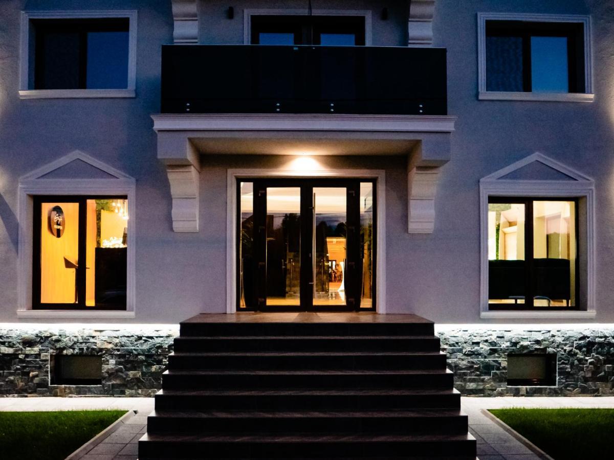 Hotel Goya Boutique Târgu Jiu Екстериор снимка