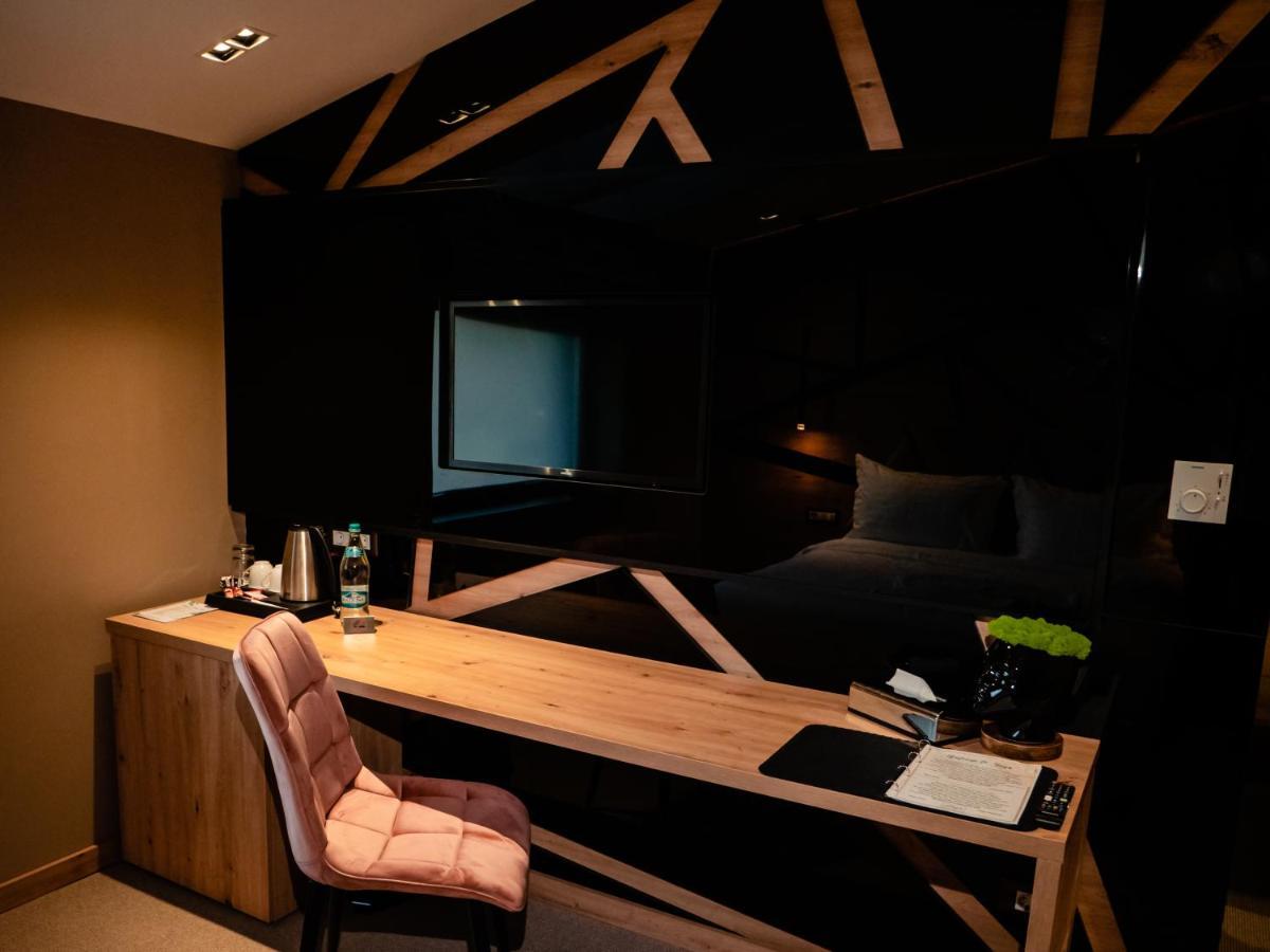 Hotel Goya Boutique Târgu Jiu Екстериор снимка