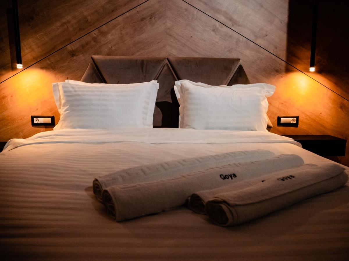 Hotel Goya Boutique Târgu Jiu Екстериор снимка