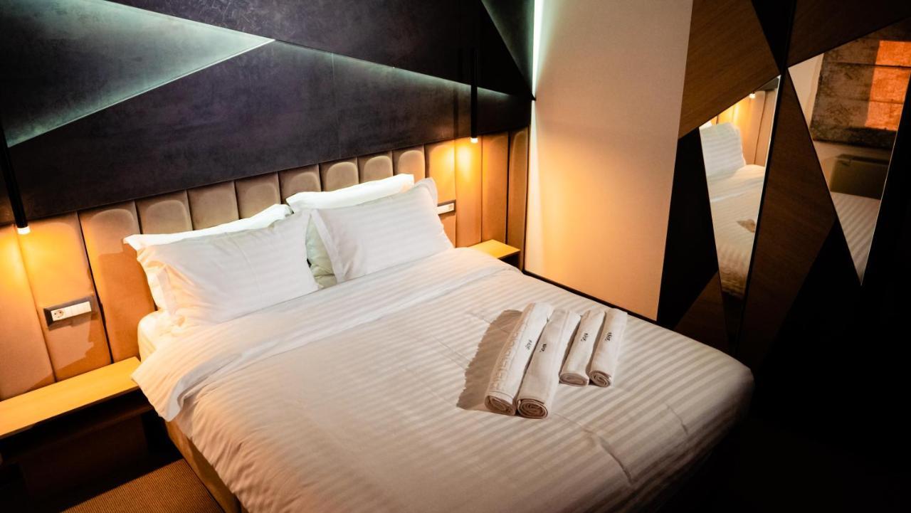 Hotel Goya Boutique Târgu Jiu Екстериор снимка
