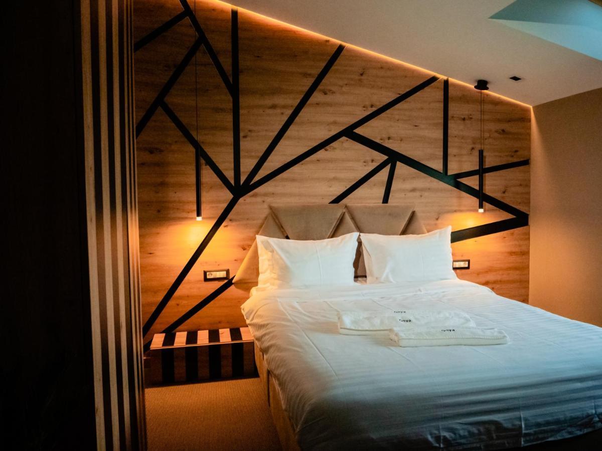 Hotel Goya Boutique Târgu Jiu Екстериор снимка