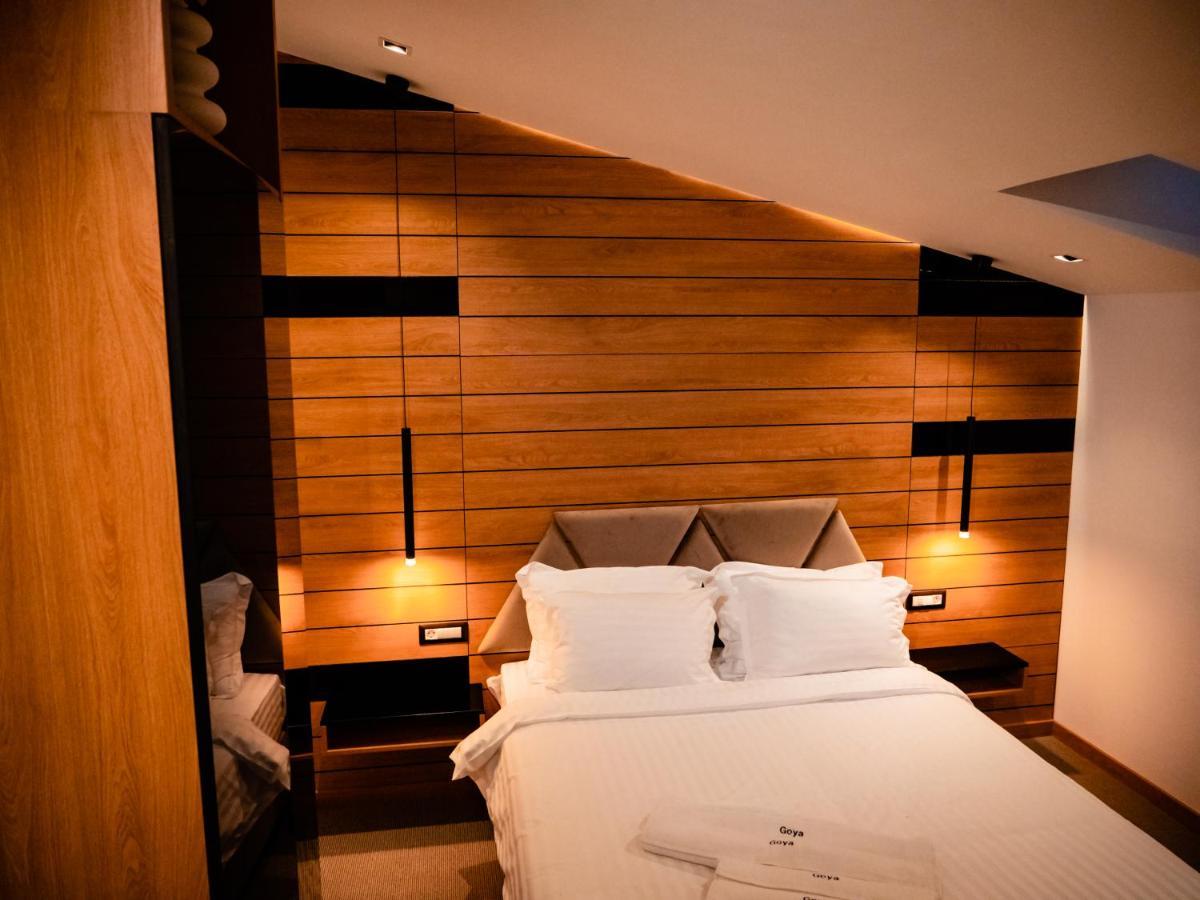 Hotel Goya Boutique Târgu Jiu Екстериор снимка