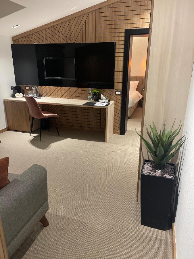 Hotel Goya Boutique Târgu Jiu Екстериор снимка