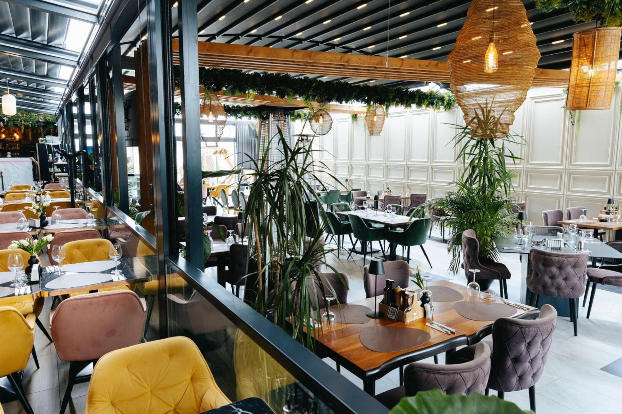 Hotel Goya Boutique Târgu Jiu Екстериор снимка