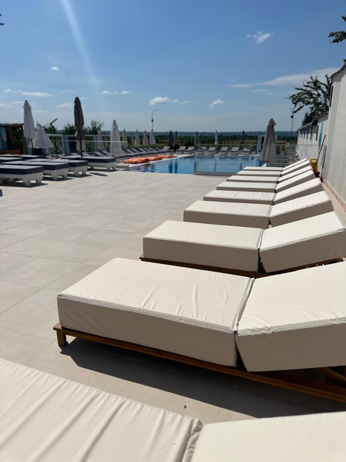 Hotel Goya Boutique Târgu Jiu Екстериор снимка