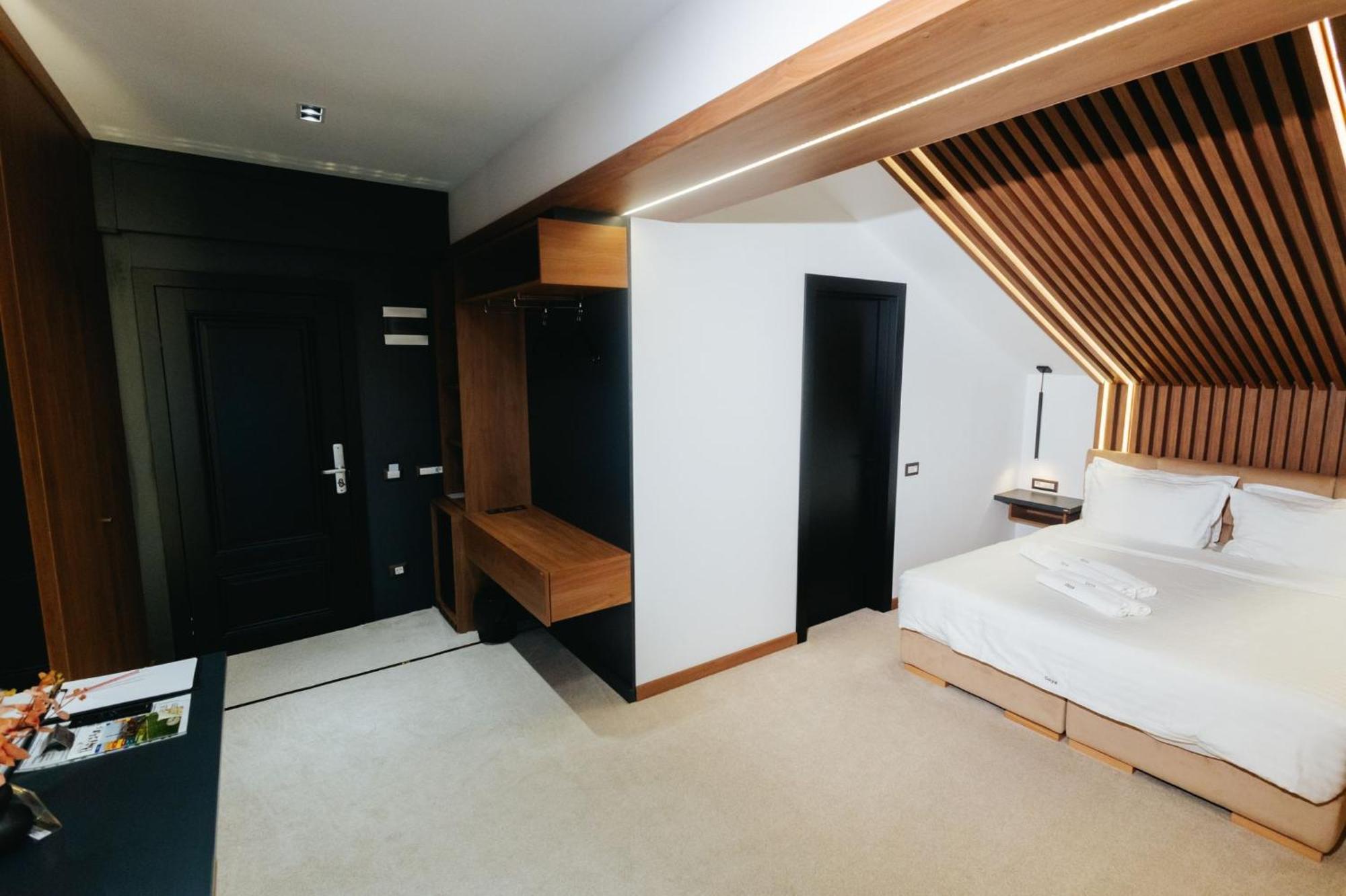 Hotel Goya Boutique Târgu Jiu Екстериор снимка